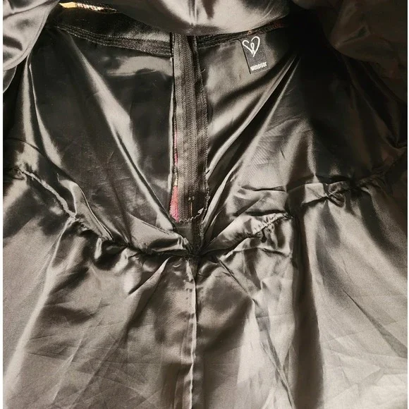 Windsor Black Floral Mini Skater Skirt | Flowy Fit | Pockets | See Description - Picture 4 of 5